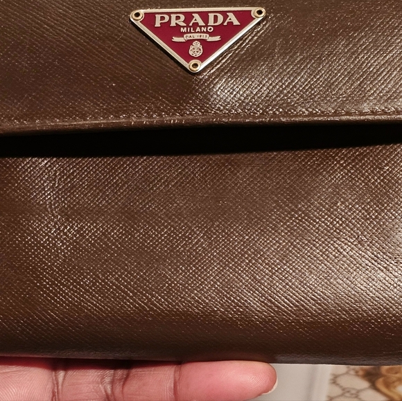 PRADA TRIFOLD SAFFIANO LEATHER  WALLET - Picture 16 of 16